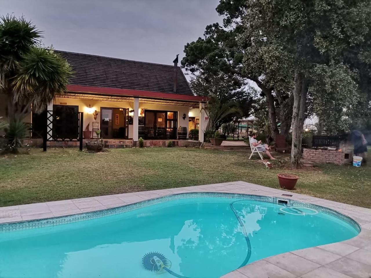 Cheetah Lodge Guest House Hartenbos Exteriör bild